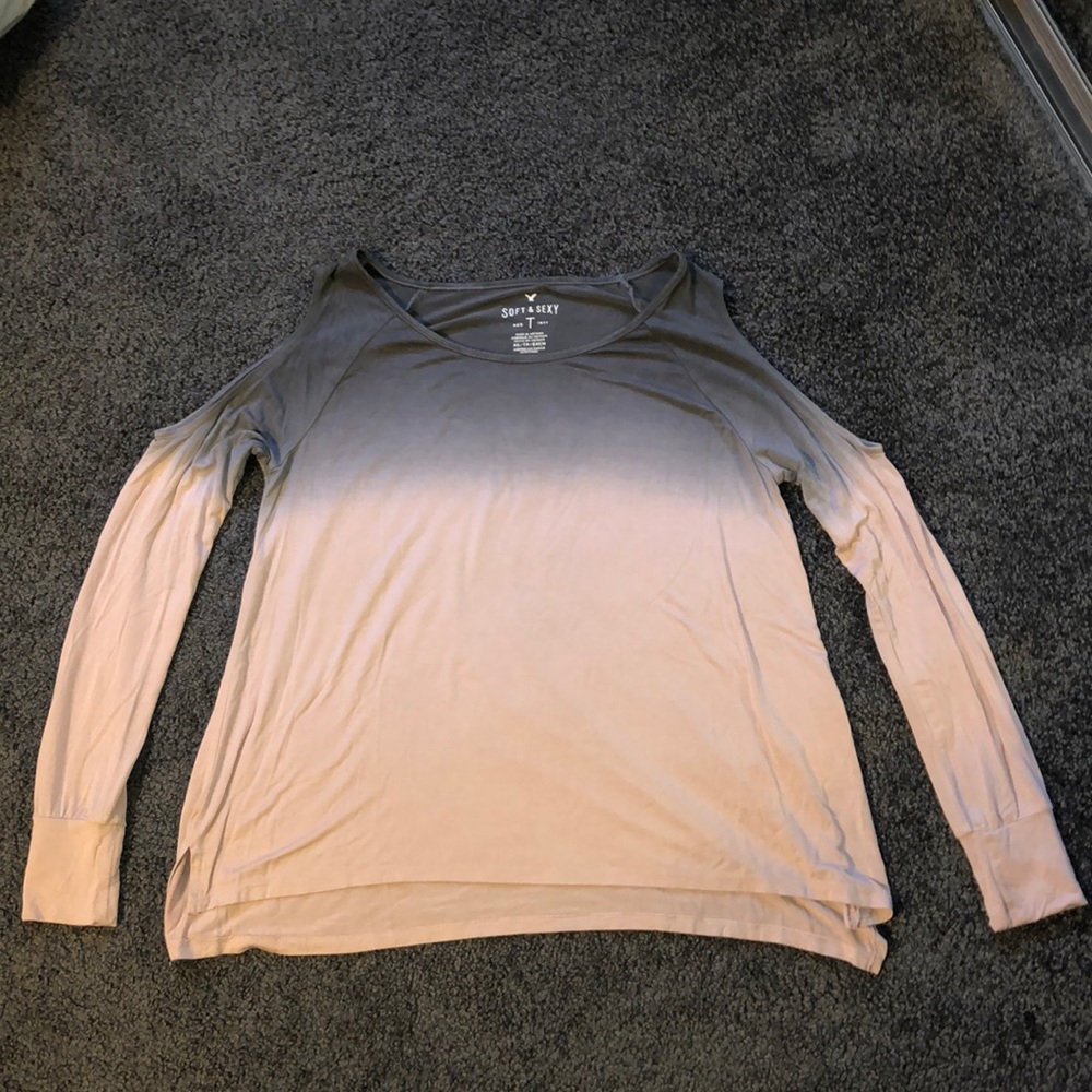 American Eagle cut out shoulder